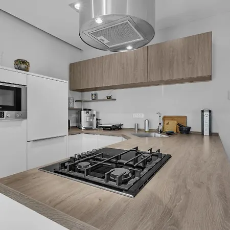 Leona Apartament