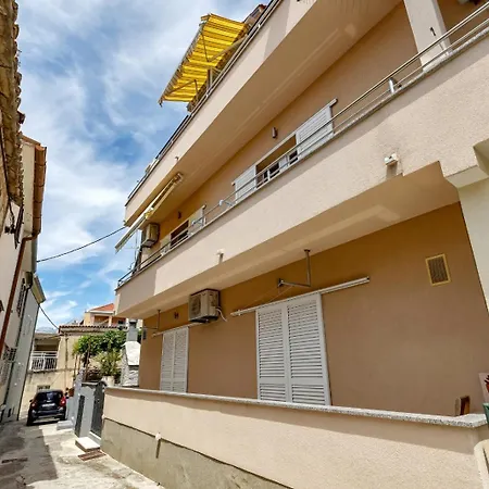 Leona Appartamento Makarska